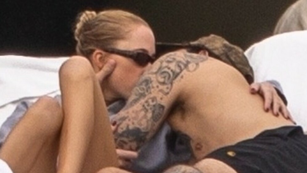 Maika Monroe, Dalton Gomez