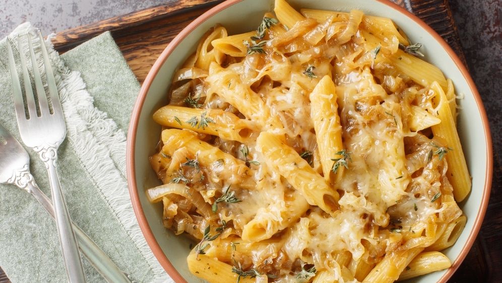 Tjestenina sa sirom i lukom