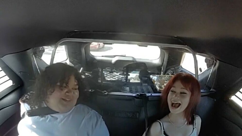 Isabelle Valdez i Lois Lippert - 2