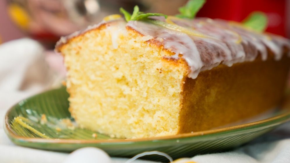 Mirisni Uskrs: Elegantni limun kolač s glazurom