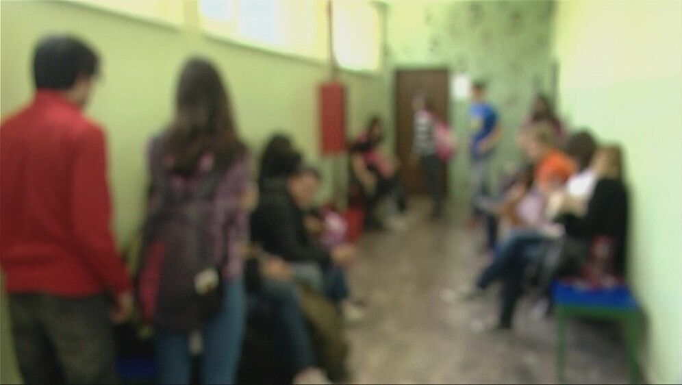 Zabrana mobitela u školama - 1