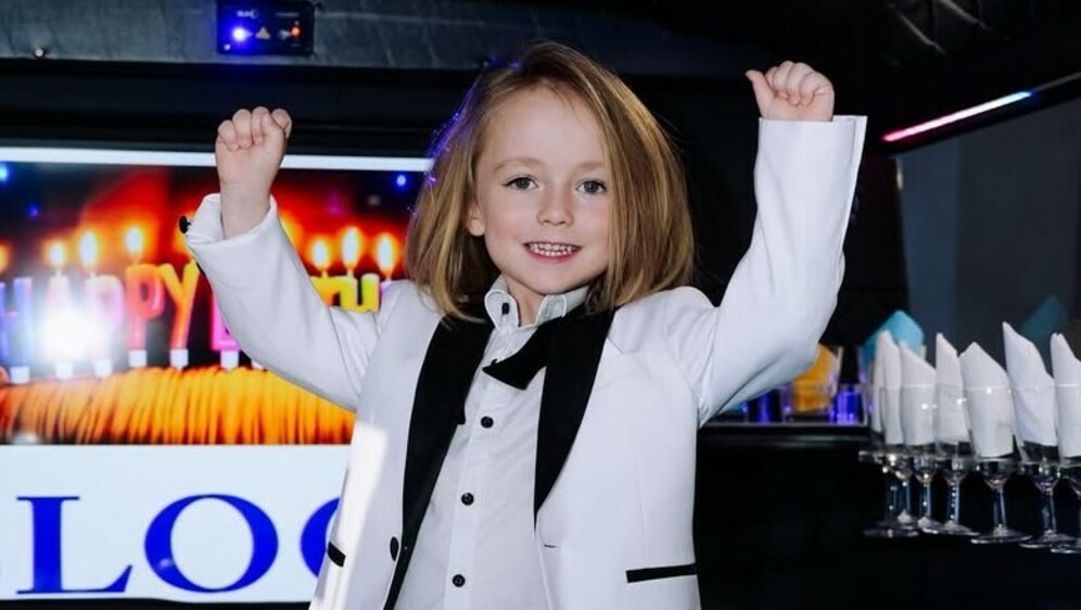 Maja Šuput na Instagramu, Bloom Tatarinov