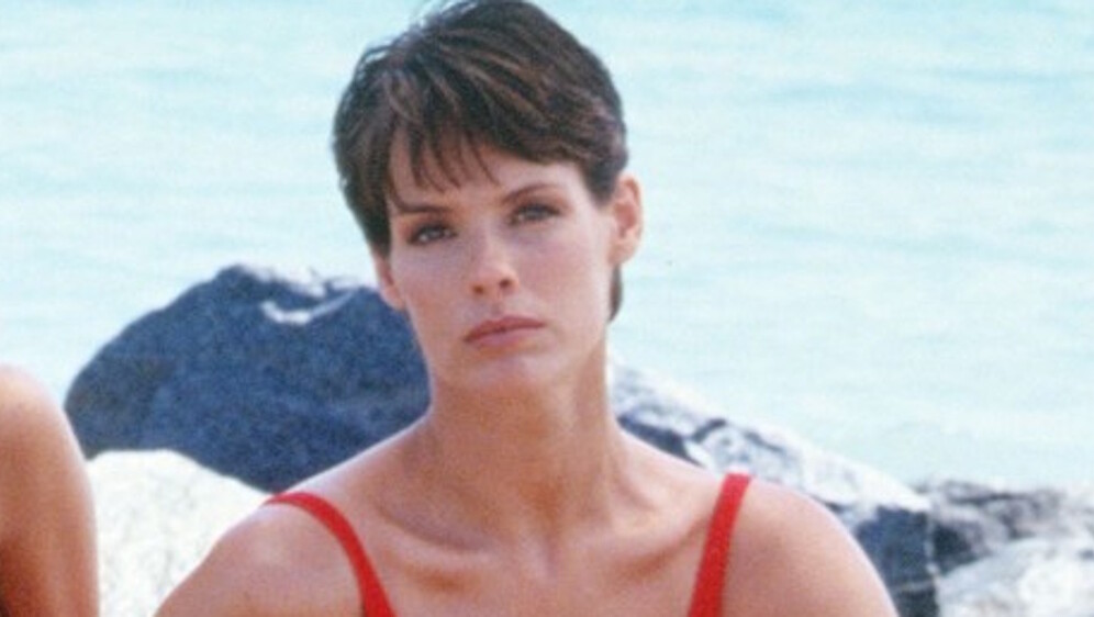 Alexandra Paul - 7