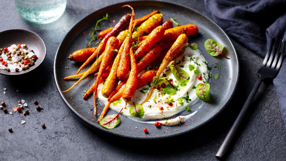 Glazirane mrkve na umaku od grčkog jogurta