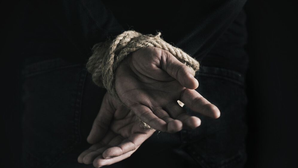 Kako se piše: talac ili taoc