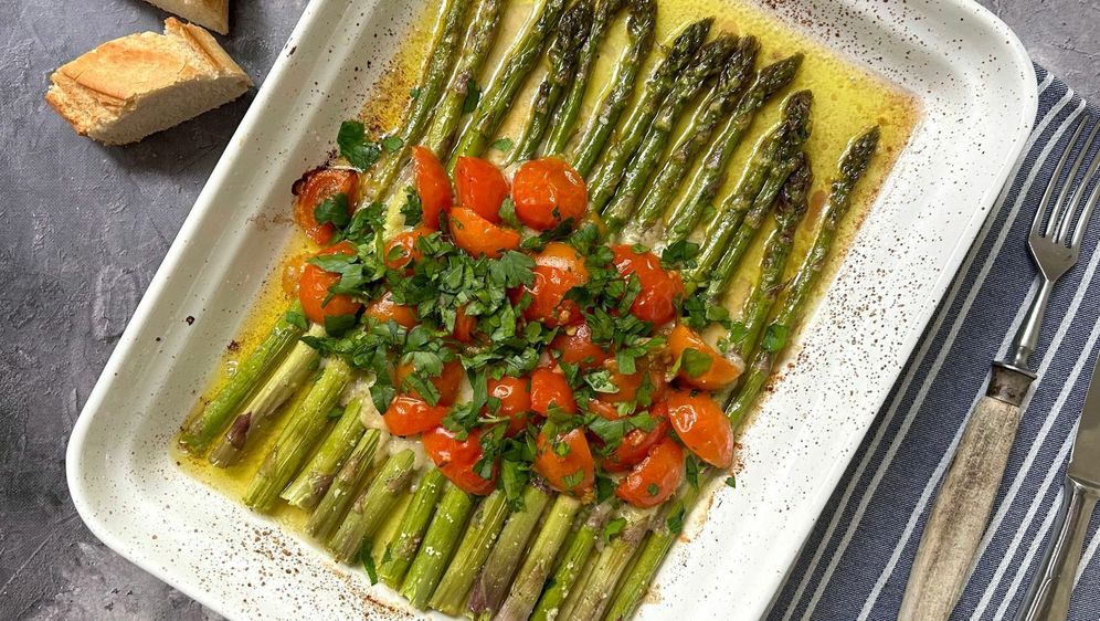 Pečene šparoge s rajčicama