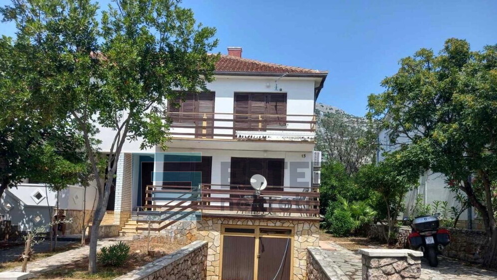 Kuća u Starigradu s dva stana - 5