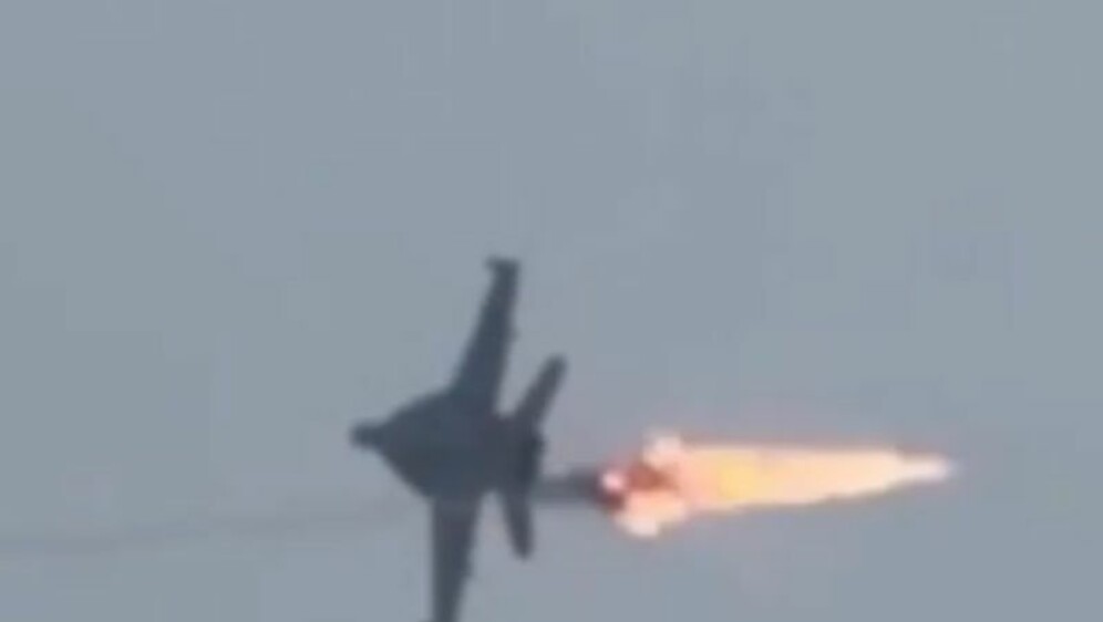 Američki F-18 za dlaku izbjegao protuzračni projektil