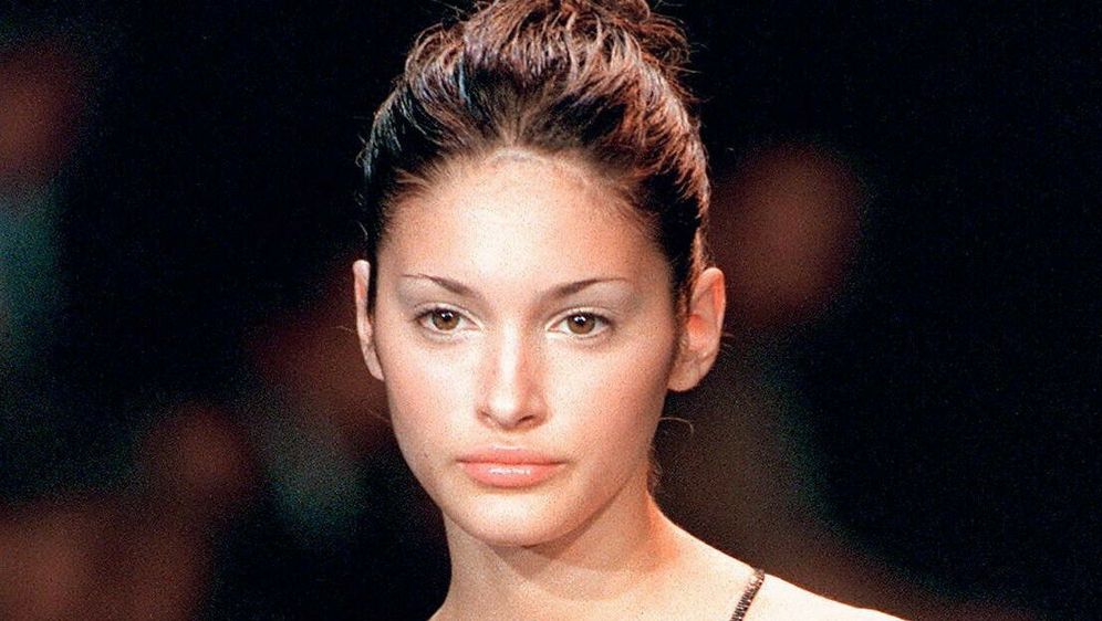 Korina Longin na reviji modne kuće Paco Rabanne