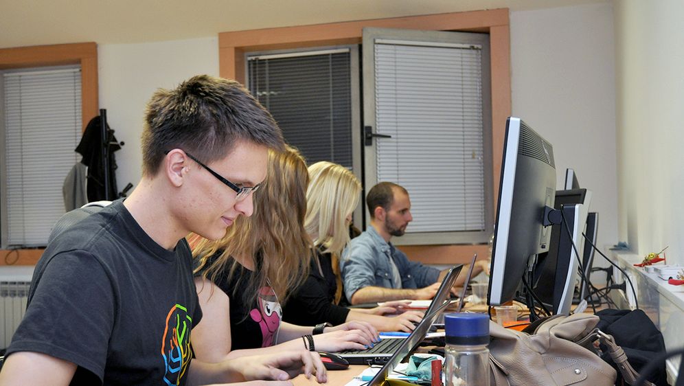 FOI-evci osvojili Infinumov Hackathon!