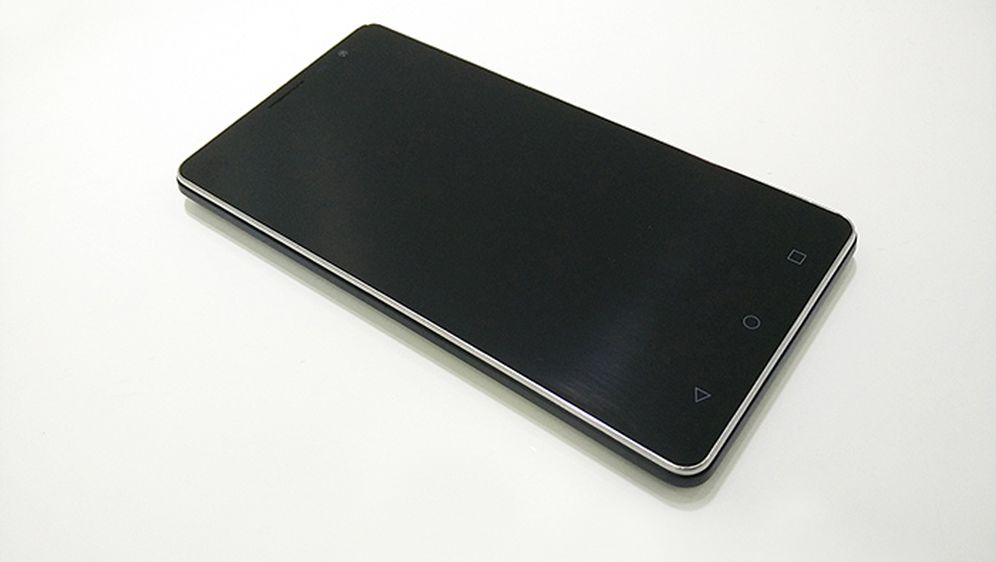 BLUBOO X550, 5.5 inčni smartphone s baterijom od “četiri dana”