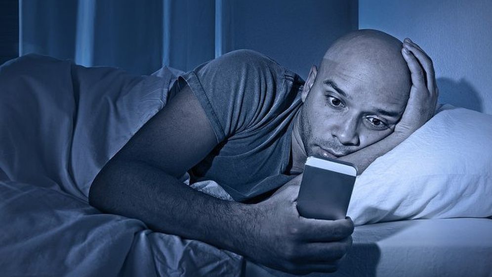 Ovisnost o mobitelima: Jesmo li se doista pretvorili u tehnološke zombije?