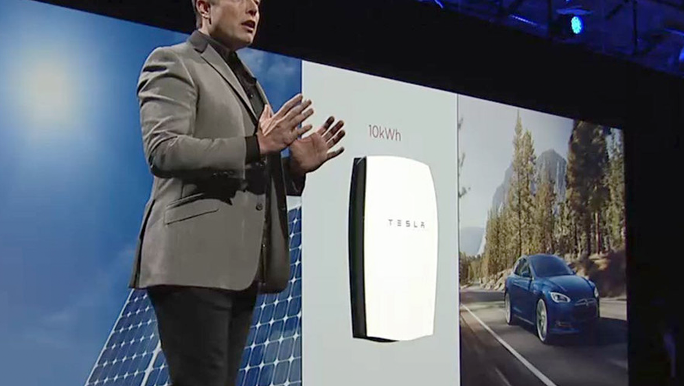 Elon Musk predstavio Tesla Powerwall, bateriju koja će promijeniti svijet