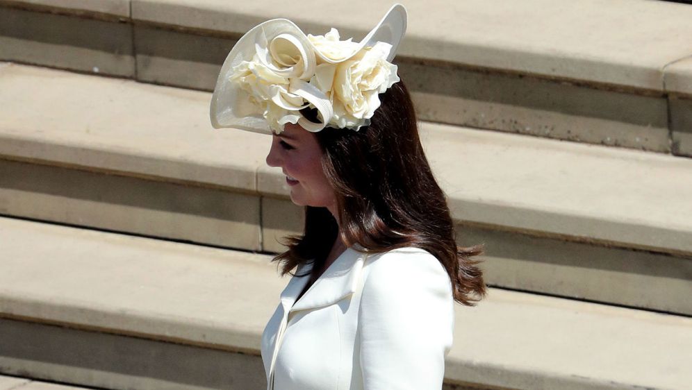 Catherine Middleton s princezom Charlotte i princom Georgeom na vjenčanju Meghan Markle i princa Harryja - 5