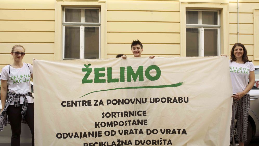 Prosvjed ispred Zagrebačke gradske skupštine (Foto: Zelena akcija)