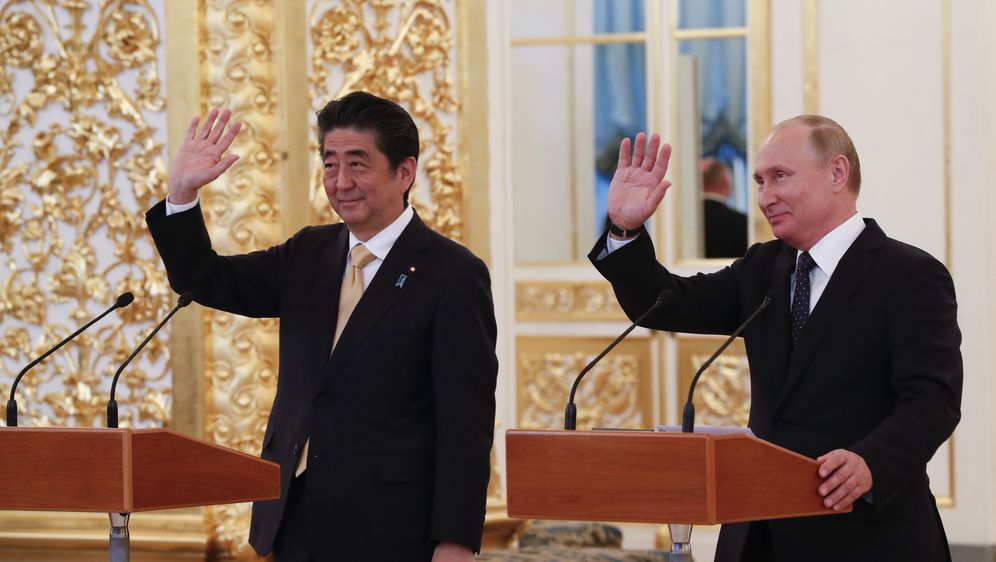 Shinzo Abe i Vladimir Putin (Foto: AFP)