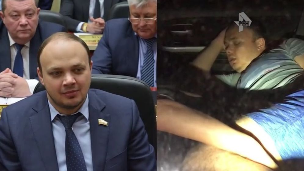 Ministar i mlada dužnosnica pijani i polugoli partijali u službenom vozilu (Screenshot YouTube)
