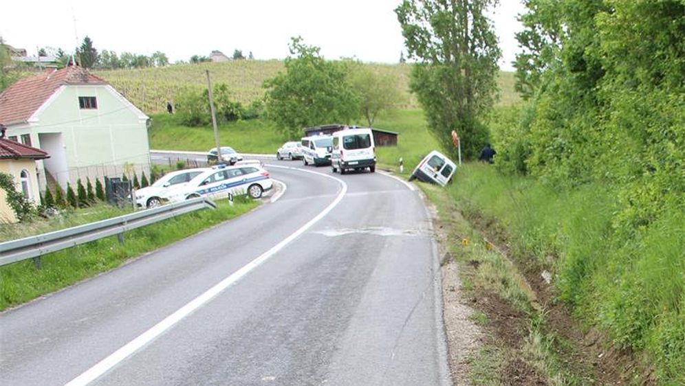 Prevrnuo se kombi (Foto: PU međimurska)