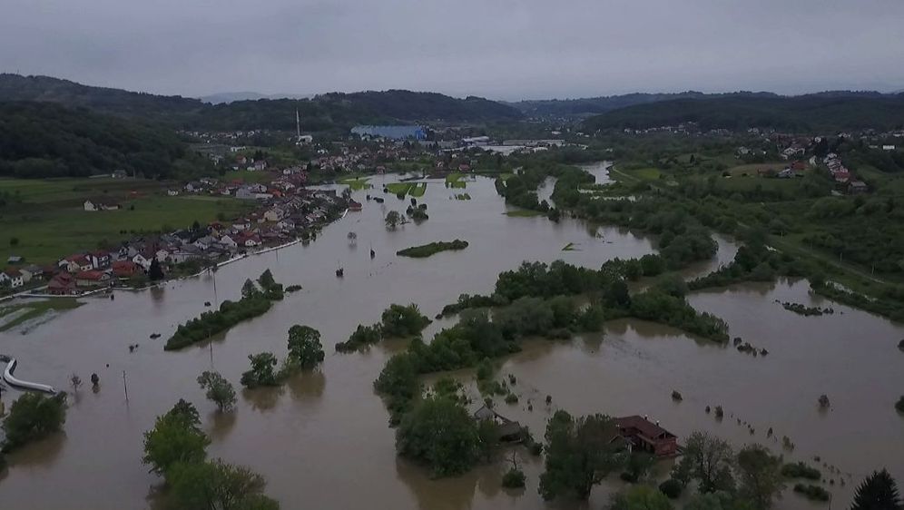 Ekskluzivne snimke poplavljenih područja iz zraka (Screenshot: Dnevnik.hr)