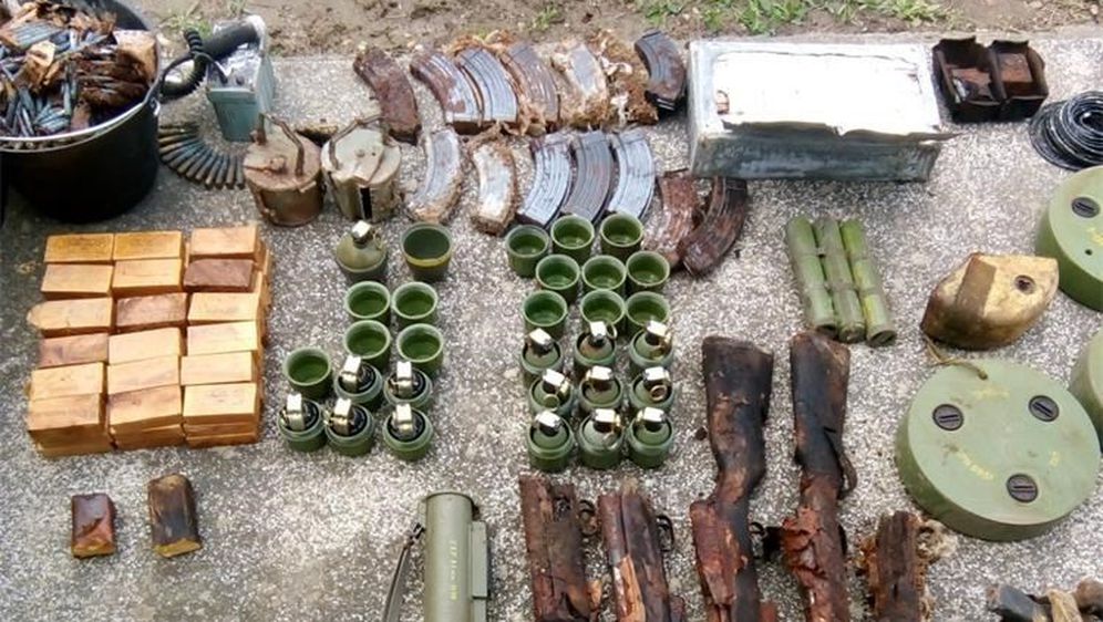 U grobu pronađena velika količina oružja (Foto: PU vukovarsko-srijemska) - 5