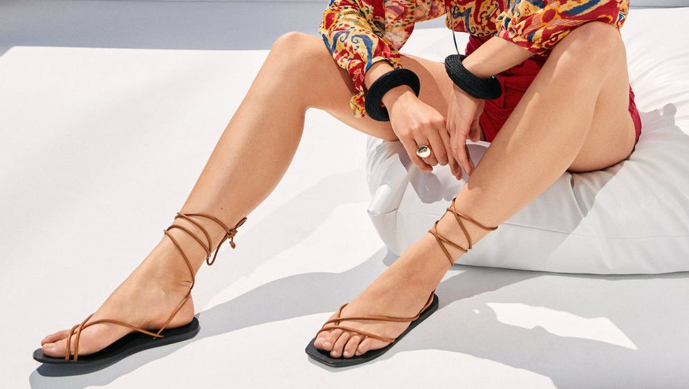 Takozvane gole sandale prepoznatljive su po minimalističkom dizajnu i tankim remenčićima
