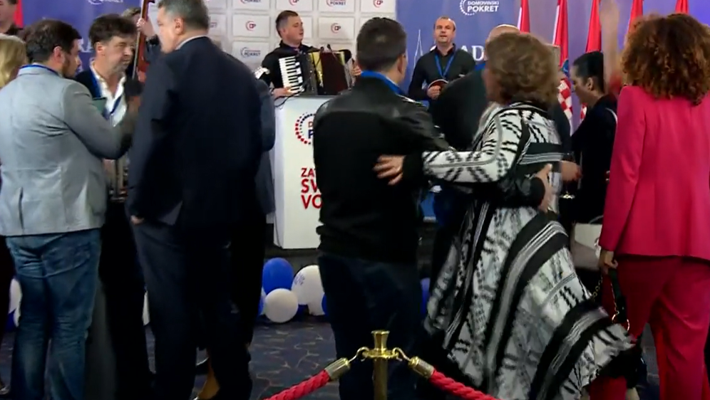 Slavlje u izbornom stožeru Miroslava Škore