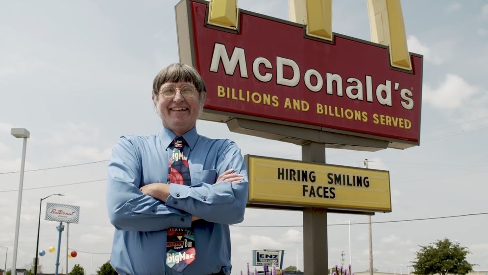 Donald Gorske pred McDonaldsom