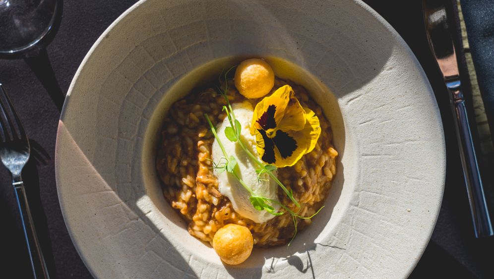 Teleći rižot sa sladoledom od paškog sira i fritulama od bjelanjaka i parmezana