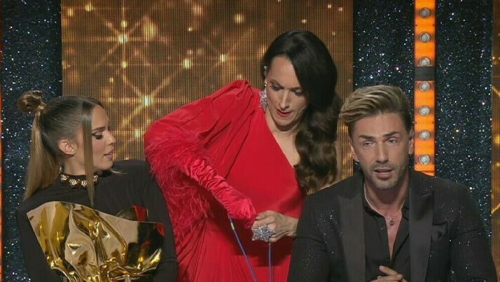 Larisa isključila mikrofon Marku
