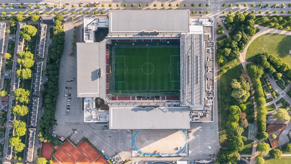 Geranium se nalazi na osmom katu zgrade stadiona Parken u Kopenhagenu