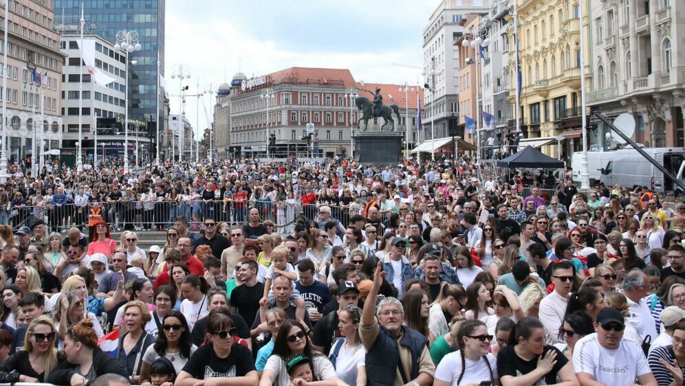 Doček Baby Lasagne na trgu - 3