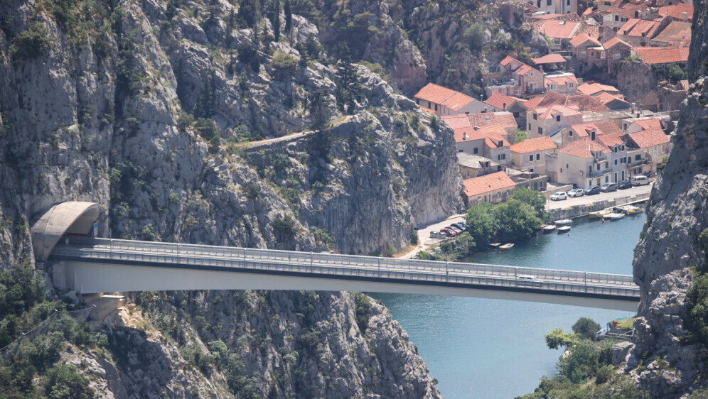 Otvoren mosta preko rijeke Cetine - 17