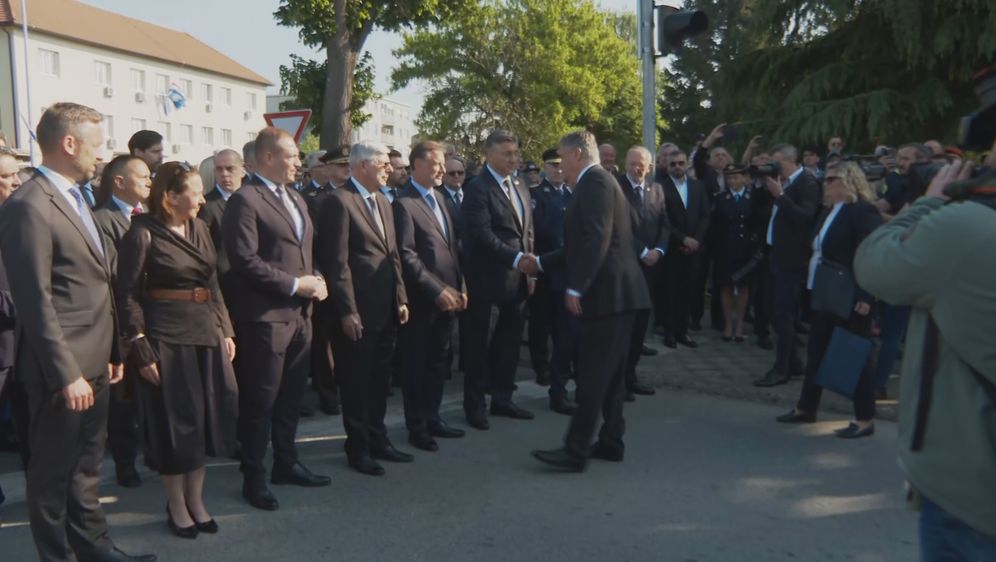 Rukovanje Milanovića i Plenkovića