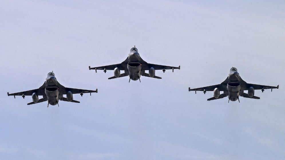 Formacija F-16 zrakoplova