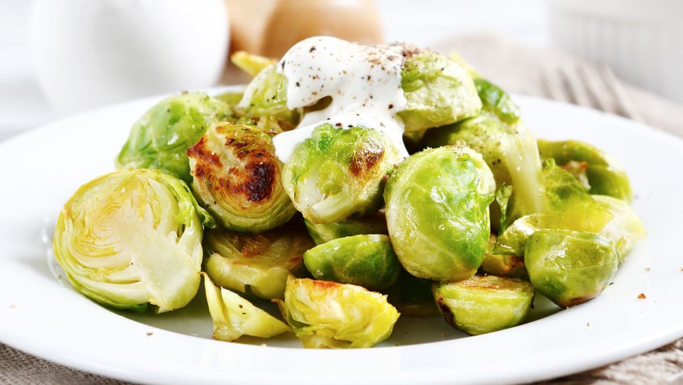 Prokulice s kiselim vrhnjem i lukom