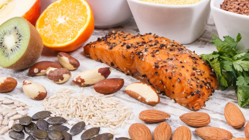 Riba, orašasti plodovi i svježe voće i povrće dobro je kod usporenog rada štitnjače