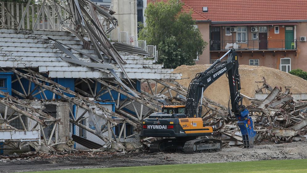 Rušenje zapadne tribine stadiona u Kranjčevićevoj