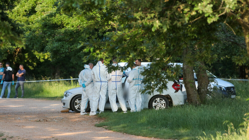 Policijski očevid na mjestu gdje su pronađena tijela muškarca i žene - 3