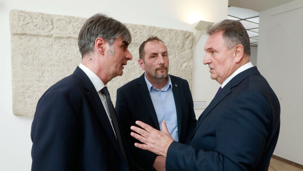 Dalibor Paus, Darijo Vasilić i Radimir Čačić u Saboru