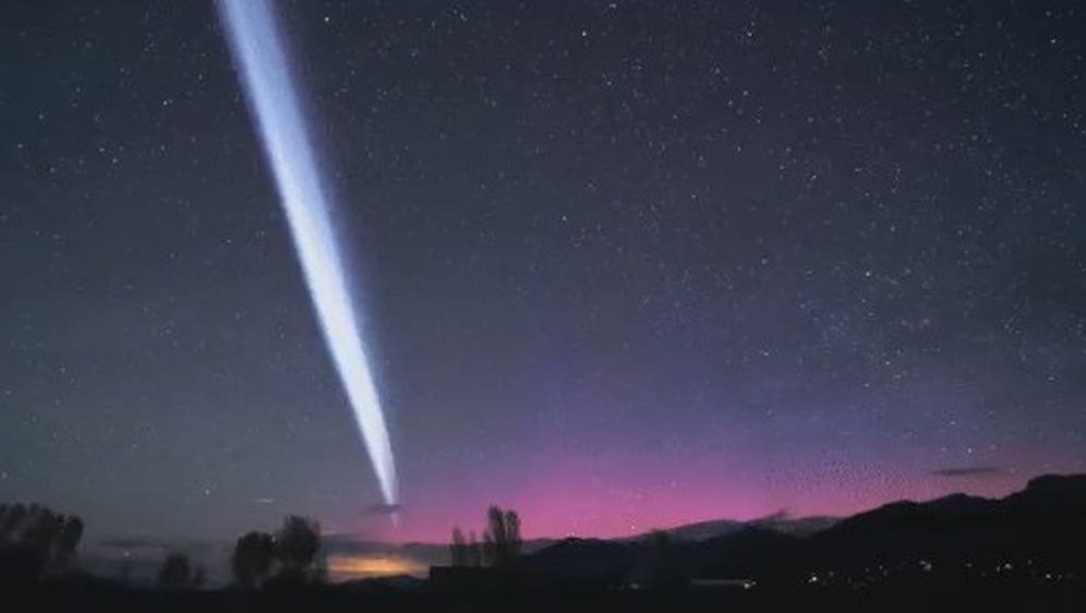 Trag kineske rakete u Zemljinoj atmosferi