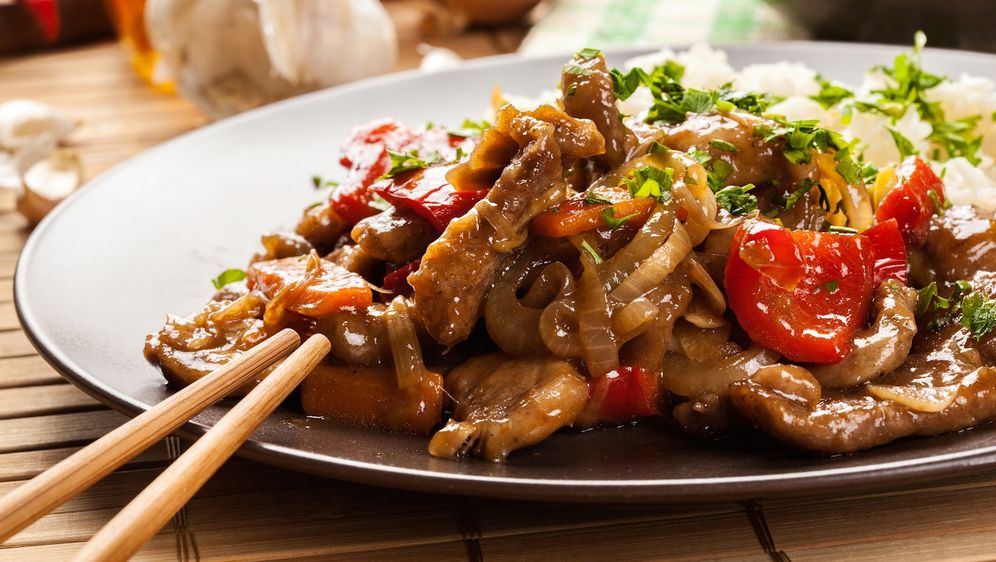 Pečena svinjetina u umaku na bazi meda