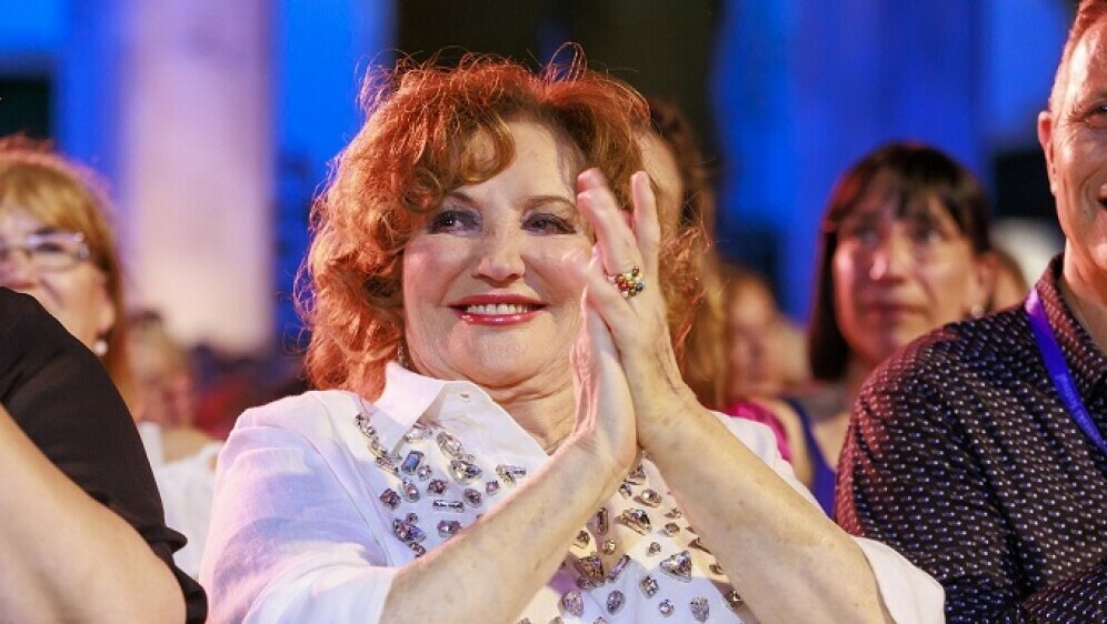 Tereza Kesovija