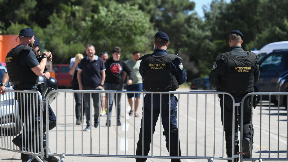 Policija u Šibeniku uoči utakmice Šibenik-Hajduk