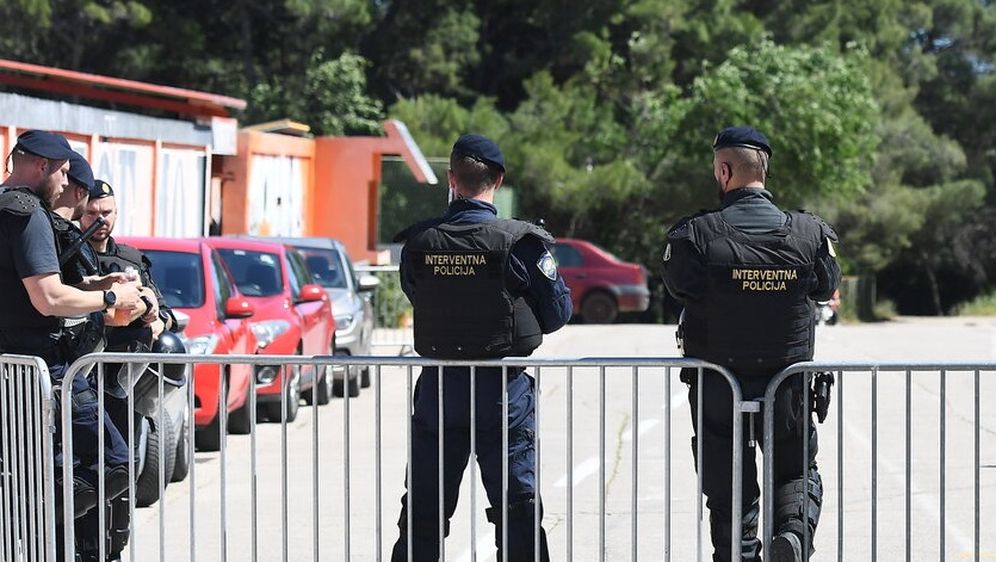 Policija