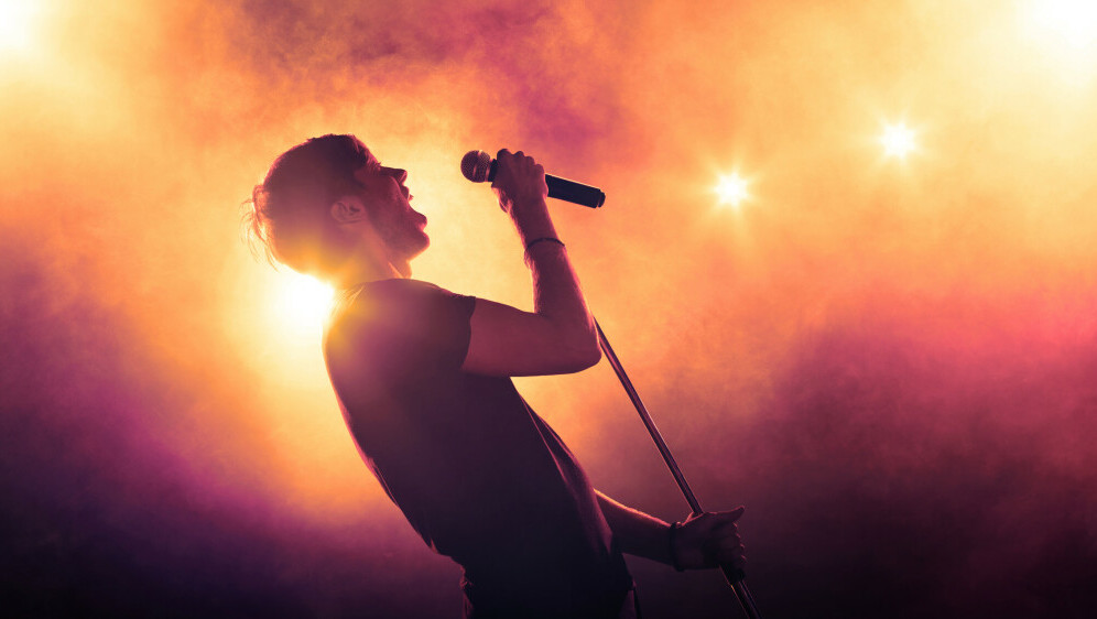 Kako se piše: rock pjevač ili rock-pjevač