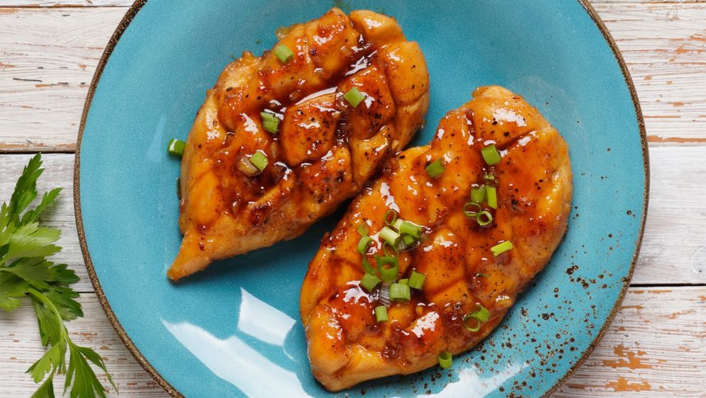 Pileća prsa u sočnom umaku