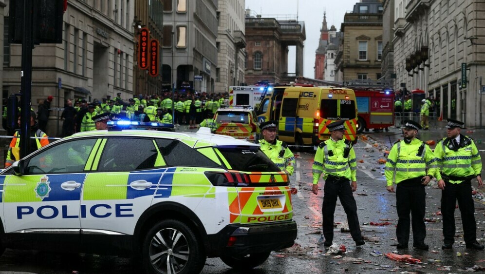 Policija u Liverpoolu nakon što je muškarac automobilom naletio na građane