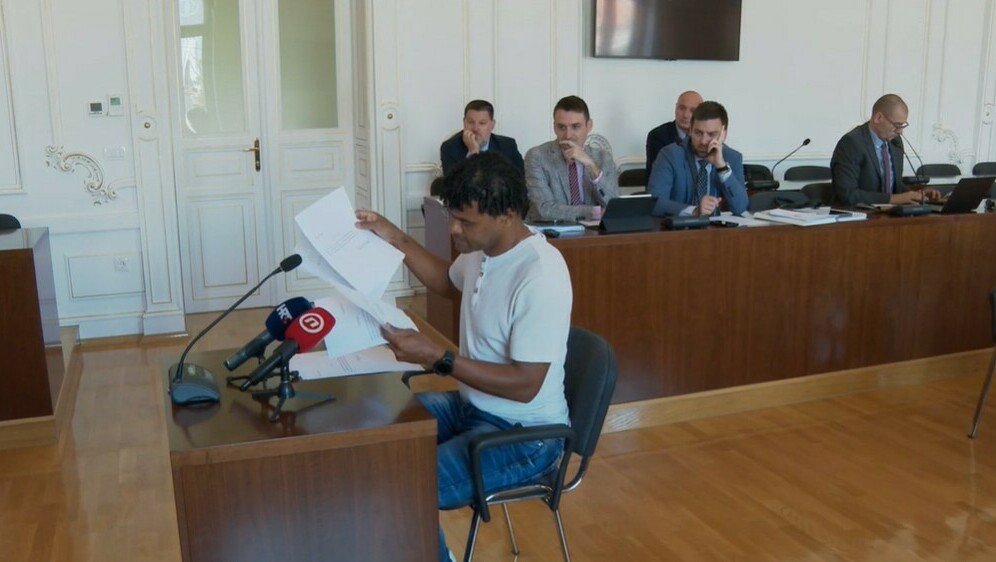 Etto na suđenju