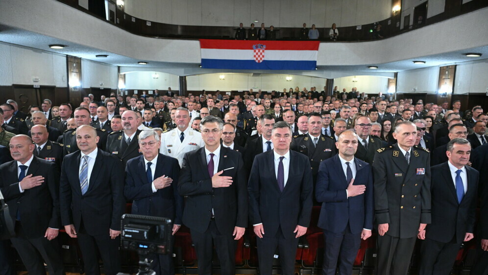 Susret i rukovanje predsjednika Zorana Milanovića i premijera Andreja Plenkovića - 4