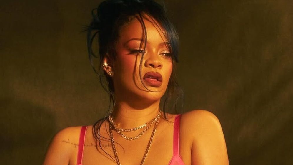 Rihanna - 2